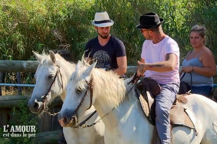 “L'amour est dans le pré” : les conseils insolites de Mathieu pour monter à cheval... (vidéo)