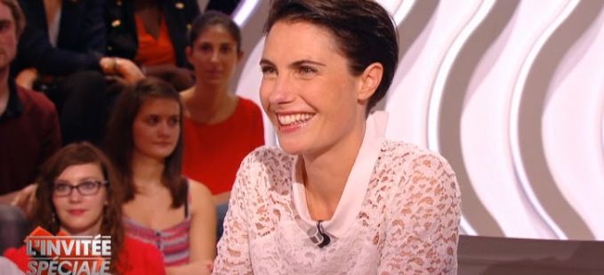 Alessandra Sublet annonce qu"elle reste sur France 5 dans “Le Petit Journal” (vidéo)