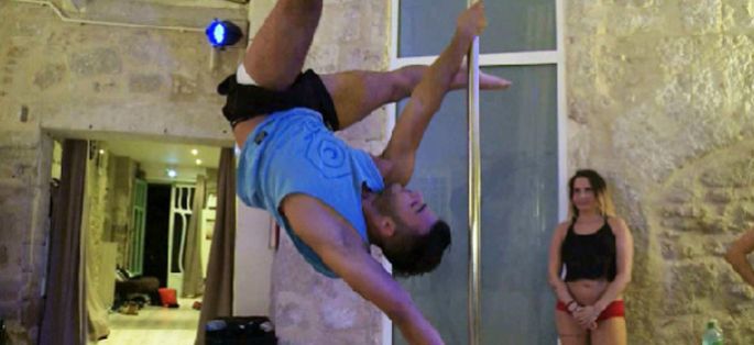 Pole Dance : les hommes s'y mettent aussi, sujet à suivre dans “66 Minutes” dimanche sur M6