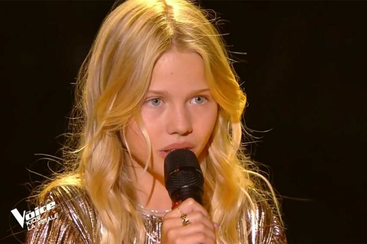 Replay "The Voice Kids" : Lucie chante "Voilà" de Barbara Pravi - Vidéo