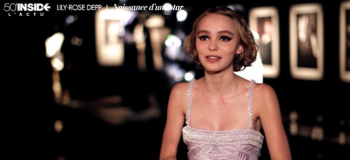 1ères images du sujet sur Lily-Rose Depp dans “50mn Inside” samedi 14 novembre sur TF1 (vidéo)