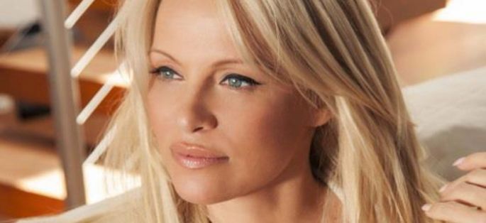 “Le Grand 8” reçoit Pamela Anderson jeudi 21 janvier à 10:45 sur D8