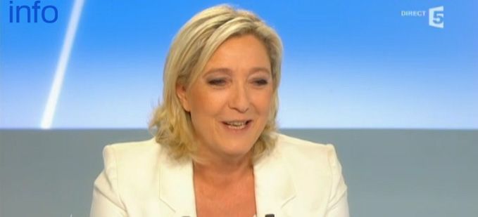 Marine Le Pen parle de sa chute dans sa piscine sur France 5 (vidéo replay)