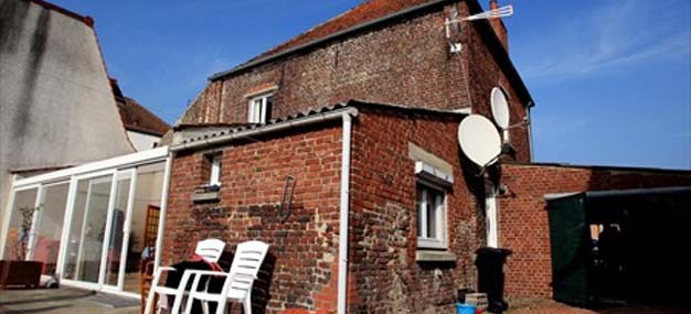 au-secours-ma-maison-secroule01