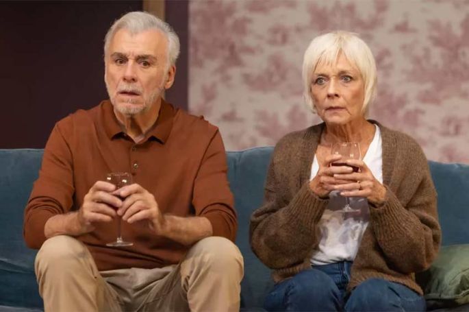 Théâtre : la pièce &quot;Chers parents&quot; rediffusée sur France 4 dimanche 24 août 2025