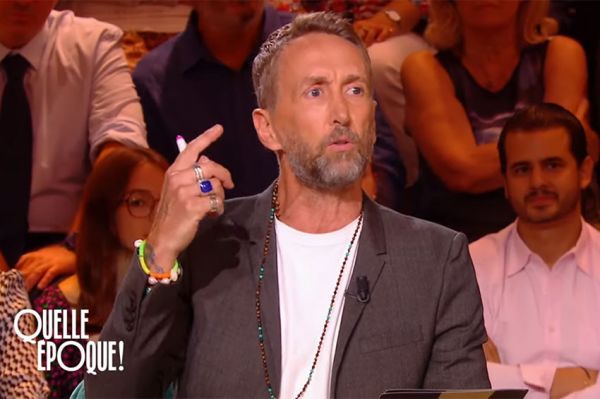 "Le Phil'Actu" de Philippe Caverivière du 30 septembre 2023 dans "Quelle époque !" sur France 2 - Vidéo