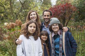 “Papa ou Maman, la série” sur M6 avec Florent Peyre : découvrez les 1ères images (vidéo)