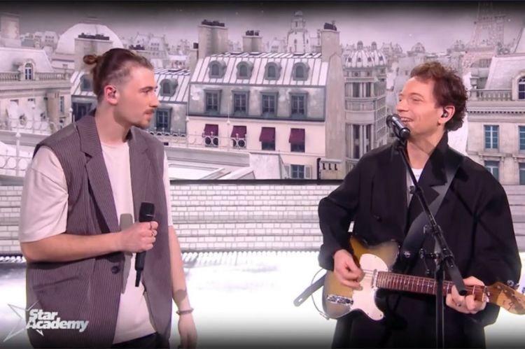 "Star Academy" : Pierre et Raphaël chantent "Caravane" - Vidéo