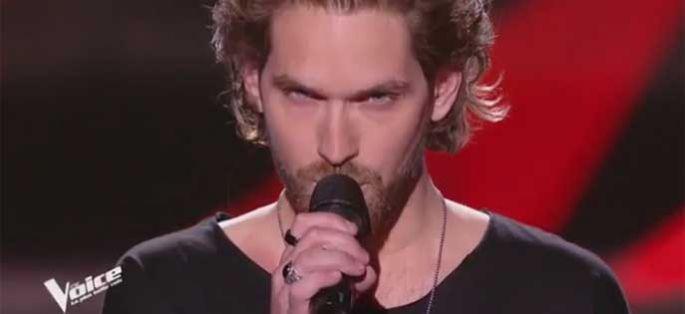 Replay “The Voice” : Simon Morin chante « Skin » de Rag’N’Bone Man (vidéo)