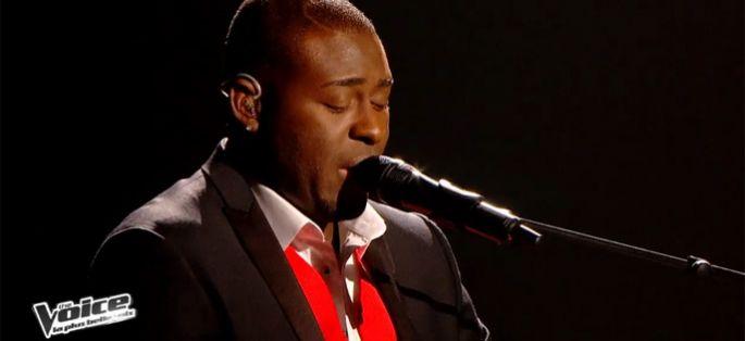 Replay “The Voice” : Wesley chante « Laisse-moi t’aimer » de Mike Brant (vidéo)