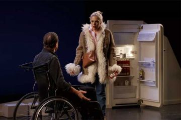 La pièce &quot;Le Manteau de Janis&quot; d&#039;Alain Teulié diffusée sur Culturebox dimanche 1er décembre 2024