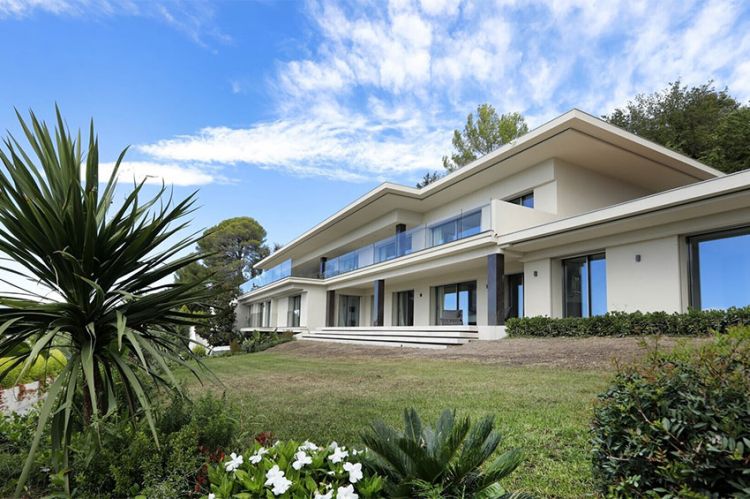 "French riviera : villas de rêve sur la Côte d'Azur" sur RMC Story jeudi 12 octobre 2023