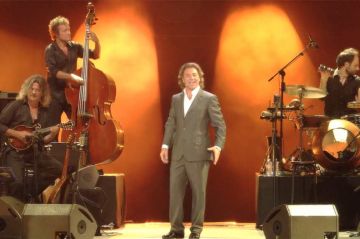 Roberto Alagna, le Sicilien aux Arènes de Nîmes à revoir sur France 4 mardi 24 juin 2025