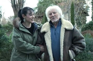 &quot;Hugues Aufray, l’éternel jeune homme&quot; un portrait émouvant par Mireille Dumas diffusé sur France 3 vendredi 28 février 2025