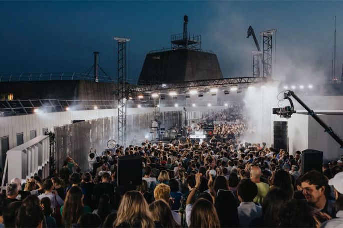 &quot;Terminal 1&quot; : le concert tourné sur le toit de l’aéroport Paris-Charles-de-Gaulle diffusé sur Culturebox jeudi 6 février 2025