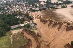 “Hors de contrôle” : « 2021, l'été de tous les extrêmes » lundi 27 juin sur RMC Story