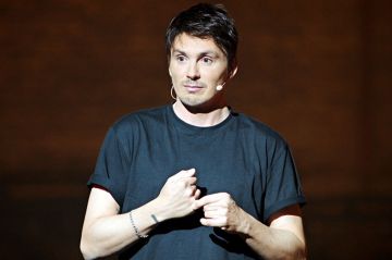 Le spectacle &quot;Au suivant&quot; de Guillermo Guiz diffusé sur C8 mardi 10 décembre 2024 (vidéo)
