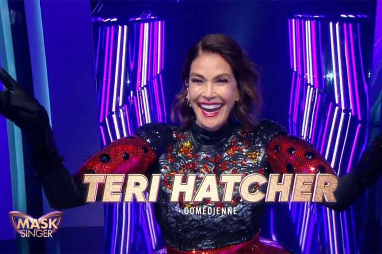 “Mask Singer” : Coccinelle était... Teri Hatcher ! Regardez son démasquage (vidéo)