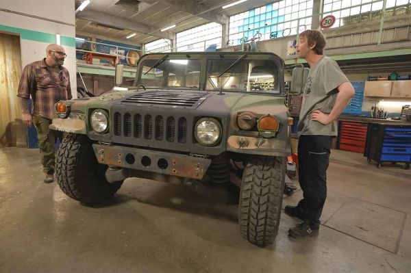 "Wheeler Dealers France" : restauration d'un Hummer sur RMC Découverte lundi 15 mai 2023