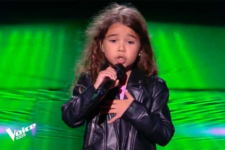 Replay "The Voice Kids" : Charlie chante "L'homme à la moto" d'Edith Piaf - Vidéo