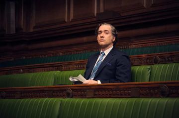 La minisérie &quot;Stonehouse : député, amant et espion&quot; rediffusée sur Arte jeudi 17 juillet 2025