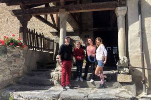 “Un tour du monde en France” au Queyras samedi 30 avril sur C8 avec Caroline Ithurbide