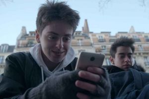 “Les documents de l&#039;info” sur les accros aux écrans, jeudi 22 août sur France 2