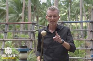 “Koh Lanta” : Denis Brogniart teste l&#039;épreuve des Bagnards du 2ème épisode jeudi sur TF1 (vidéo)