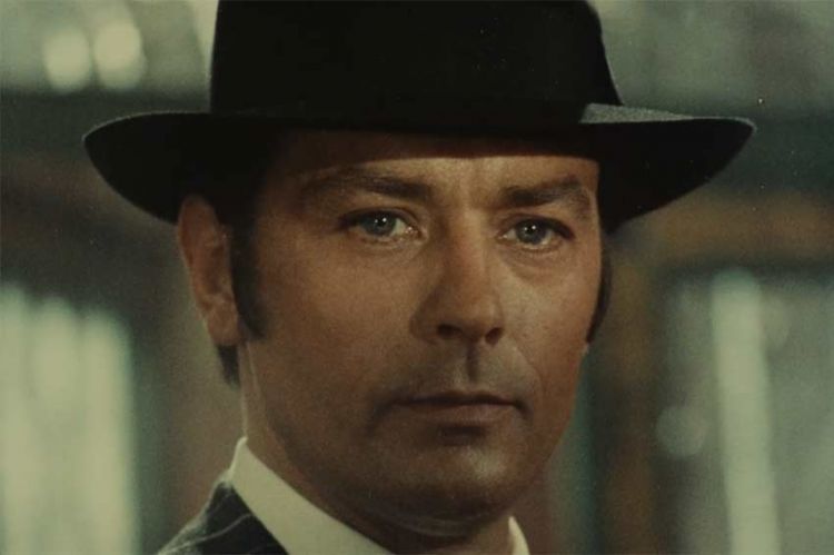Hommage à Alain Delon : W9 rediffuse "Borsalino" ce dimanche 18 août 2024 à 21:10 (vidéo)