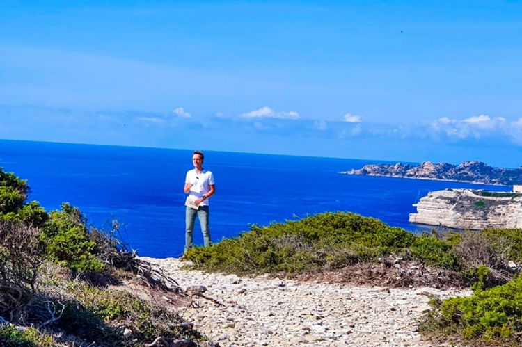 “La Carte aux Trésors” survole la Corse, mercredi 18 août sur France 3 avec Cyril Féraud