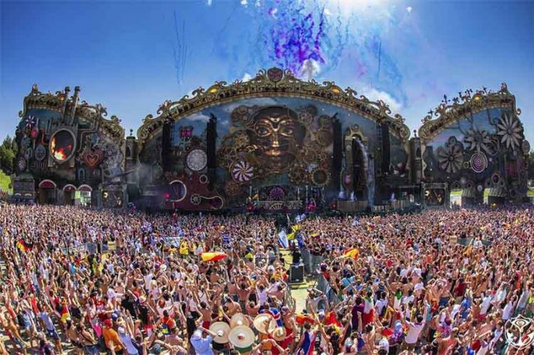 “Enquête Exclusive” en immersion à Tomorrowland, ce soir sur M6 (vidéo)