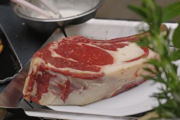 "Le boeuf voit rouge" : enquête sur l'industrie mondialisée de la viande mardi 23 janvier 2024 sur France 5 - Vidéo