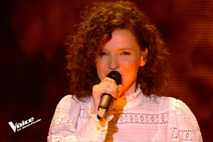 Replay “The Voice” : Anne Sila chante « Je te promets » de Johnny Hallyday (vidéo)