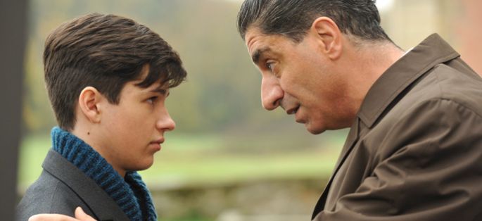 Redif sur France 2 de “Qu&#039;est-ce qu&#039;on va faire de toi ?” : Michel Drucker en visite sur le tournage (vidéo)