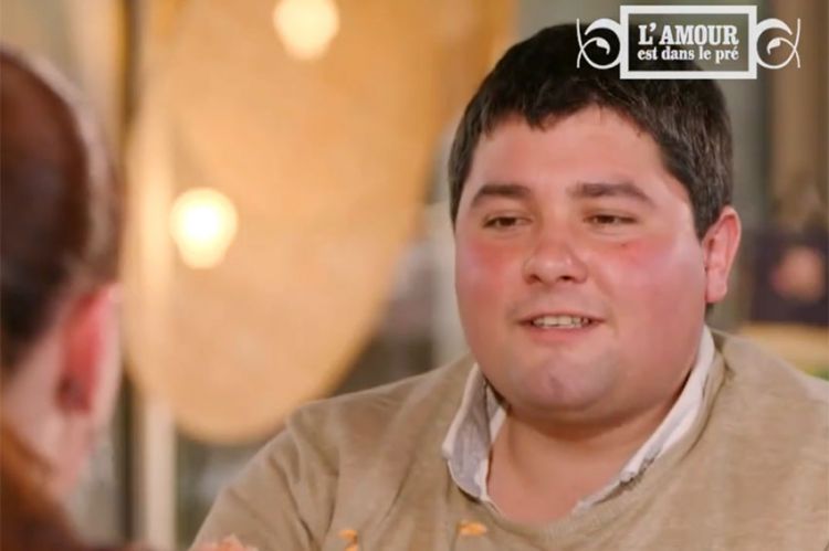 "L'amour est dans le pré" : Valentin perd ses moyens au speed-dating face à une prétendante qui semble lui faire de l'effet (vidéo)