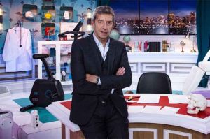 “Ça ne sortira pas d&#039;ici” : Michel Cymes reçoit Josiane Balasko, Jérôme Commandeur &amp; Julie Gayet sur France 2