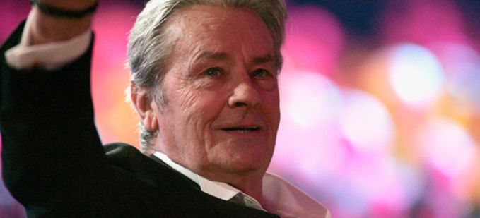 Alain Delon sera l'invité de la 100ème du magazine “Le Grand 8” le 22 mai sur D8