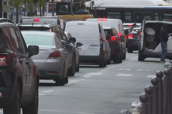 « Embouteillages, parkings : dans l'enfer de la route » à Paris et Marseille, mardi 12 novembre 2024 sur RMC Story