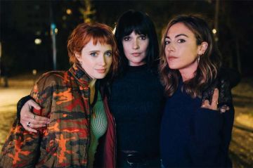 La saison 2 de &quot;Cat’s Eyes&quot; en tournage pour TF1 avec Camille Lou, Constance Labbé et Claire Romain