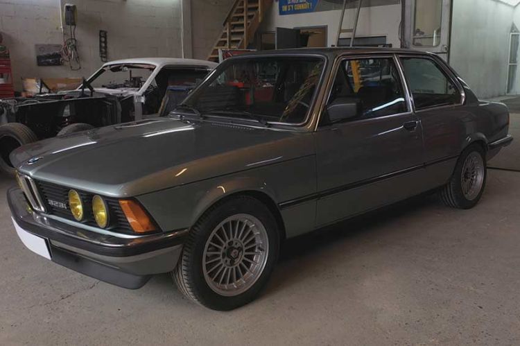 Restauration d'une BMW E21 323i dans &quot;Vintage Mecanic&quot; sur RMC Découverte mardi 21 octobre 2025