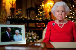 « Elisabeth II, 70 ans de règne, de secrets et de scandales » à revoir sur C8 jeudi 11 août (vidéo)