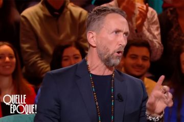 "Le Phil'Pol" de Philippe Caverivière du 18 novembre 2023 dans "Quelle époque !" sur France 2 - Vidéo