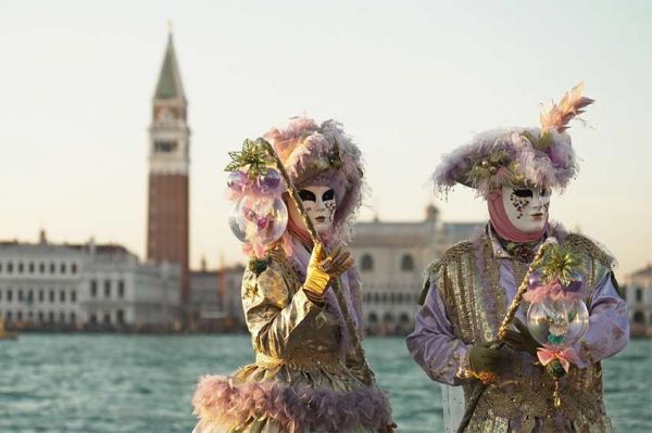 "Des racines et des ailes - Venise, entre lagune et carnaval" mercredi 31 janvier 2024 sur France 3