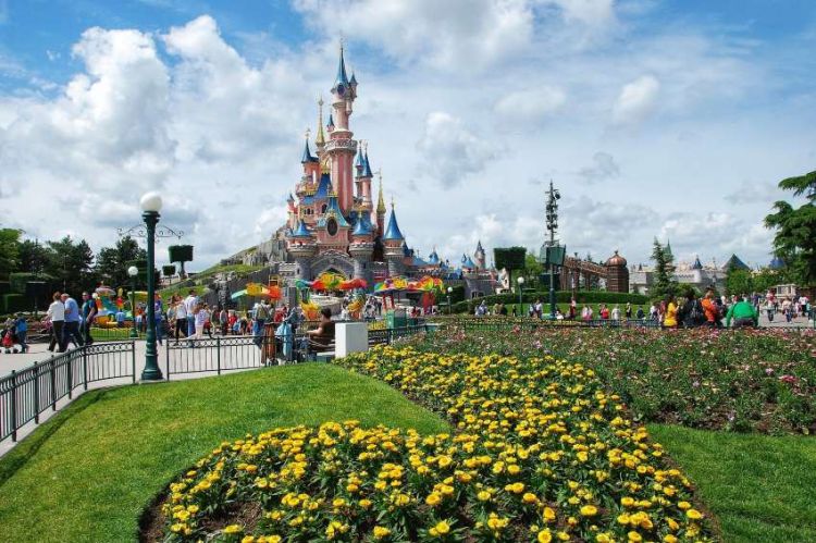 “Les parcs d&#039;attractions préférés des Français” : Disneyland, mercredi 6 juillet sur Gulli