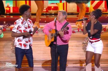 Replay "Star Academy" : Franck, Ebony, Ulysse et Chico et les Gipsies chantent "Feliz Navidad" (vidéo)