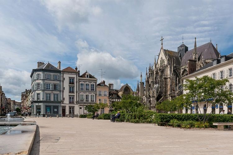 “Le système de Ponte” en tournage à Troyes pour France 3 avec François-Xavier Demaison et Isabelle Gélinas