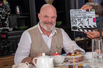 Philippe Etchebest rejoint le casting de la série "Nouveau jour" sur M6 dans laquelle il joue son propre rôle