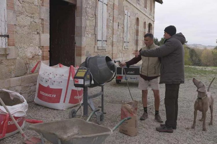 "Ils construisent la maison de leurs rêves : leur défi en famille" sur TFX mercredi 12 avril 2023