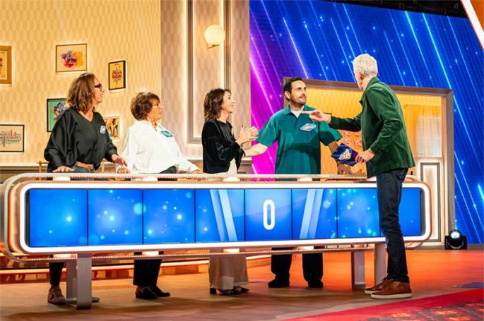 &quot;Une Famille en Or&quot; : Denis Brogniart prend les commandes, Camille Combal devient candidat mardi 25 février 2025 sur TF1