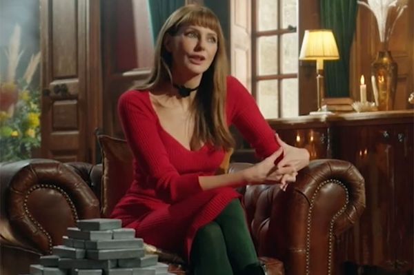 "Les traîtres" : Eric Antoine teste les motivations de Frédérique Bel, loyale ou traîtresse ? (vidéo)